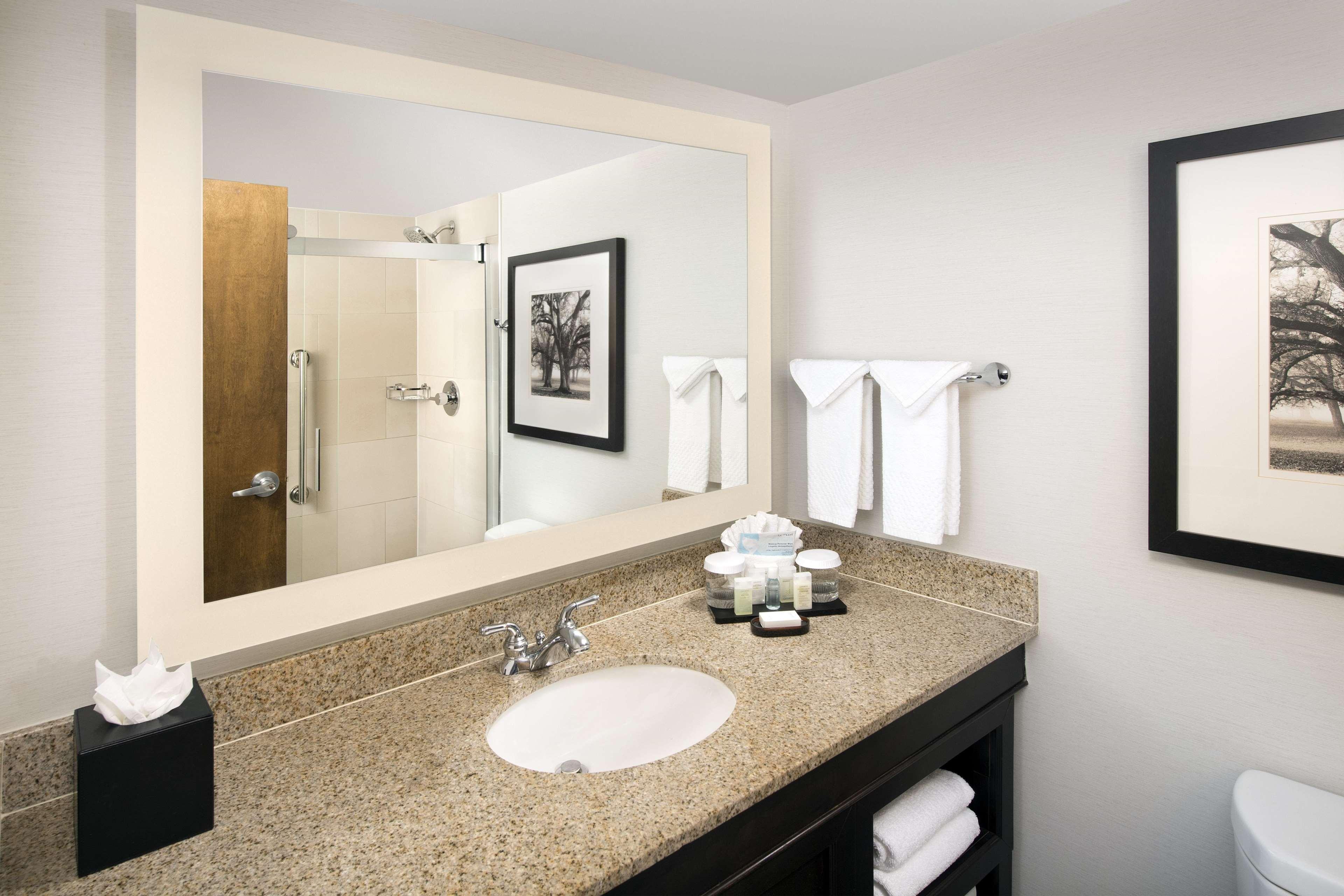 Embassy Suites By Hilton Columbus Exteriér fotografie