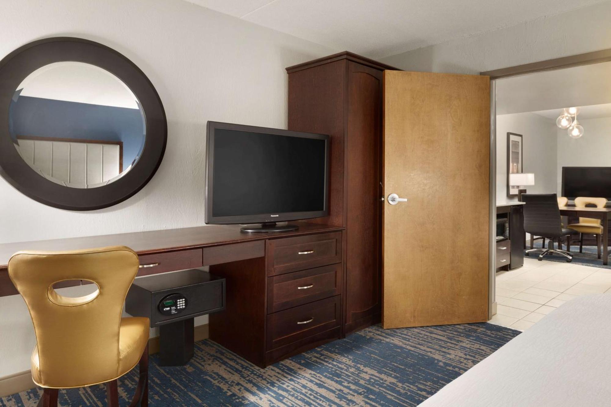 Embassy Suites By Hilton Columbus Exteriér fotografie