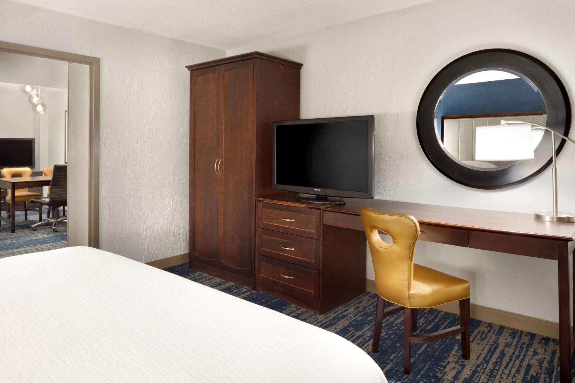 Embassy Suites By Hilton Columbus Exteriér fotografie