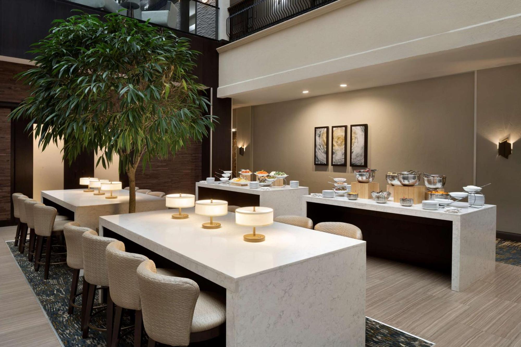 Embassy Suites By Hilton Columbus Exteriér fotografie
