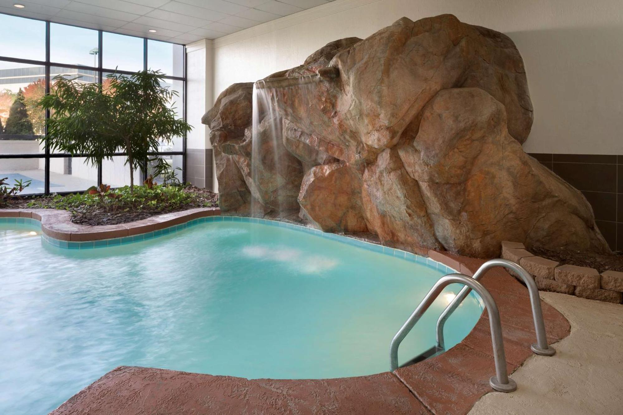 Embassy Suites By Hilton Columbus Exteriér fotografie