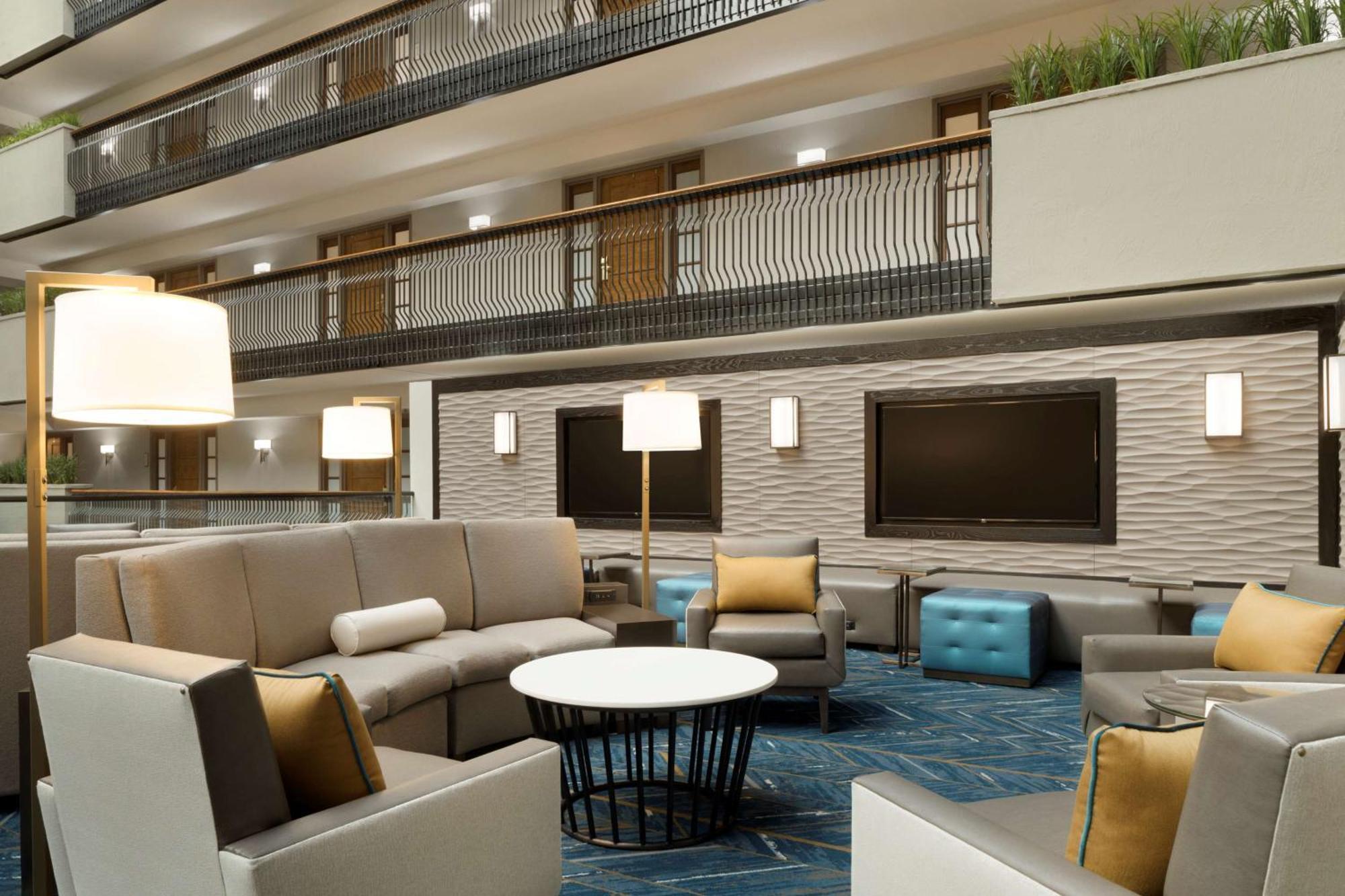 Embassy Suites By Hilton Columbus Exteriér fotografie