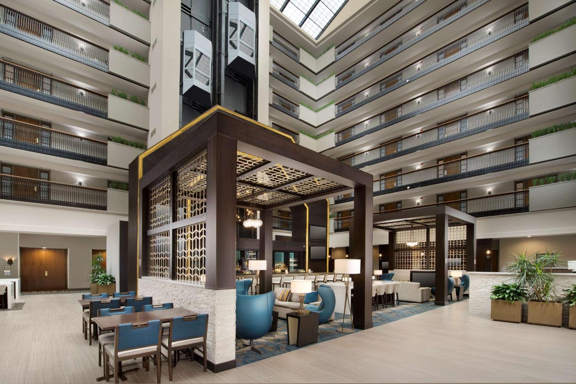 Embassy Suites By Hilton Columbus Exteriér fotografie