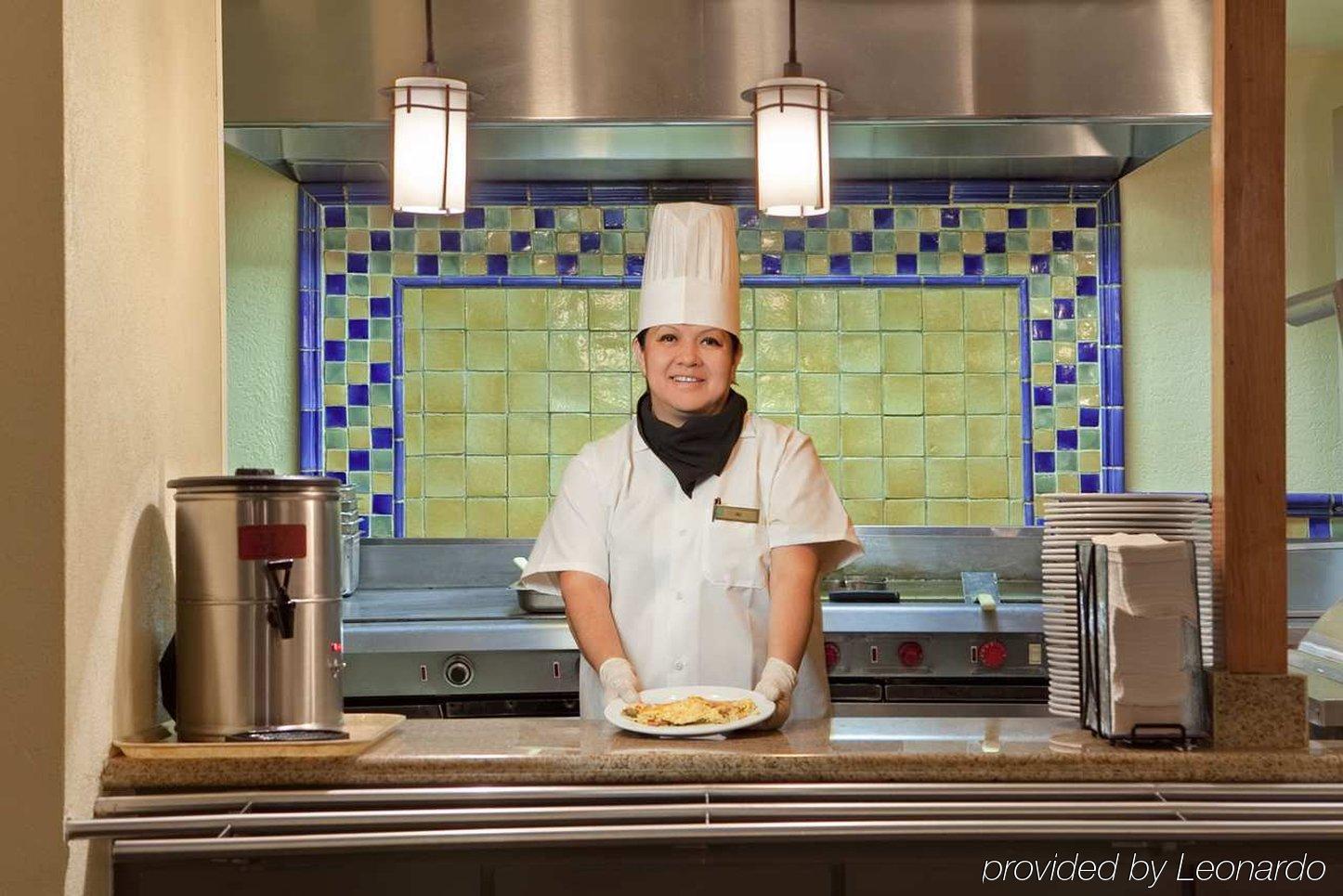 Embassy Suites By Hilton Columbus Restaurace fotografie