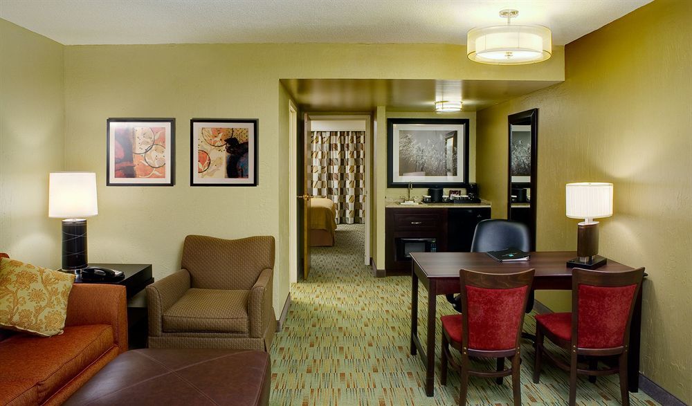 Embassy Suites By Hilton Columbus Pokoj fotografie